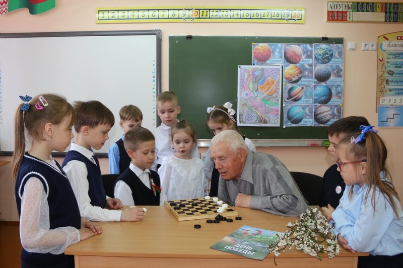  игр в честь Великой Победы проведет заслуженный тренер БССР Леонид Петрович Ган